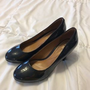 Navy Pumps